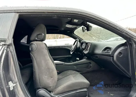 2018 Dodge Challenger R/T z USA, uszkodzony, nr VIN 2C3CDZBT8JH141994